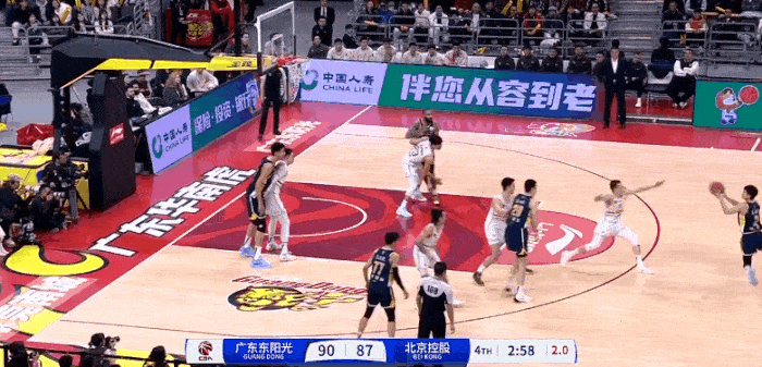 广东男篮战胜北京男篮，实现三连胜的简单介绍